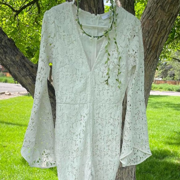 Misguided Ivory Lace Jumpsuit - Picture 2 of 4